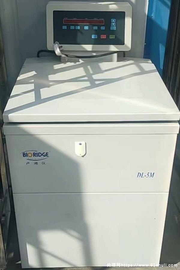 

卢湘仪DL-5M冷冻离心机功能正常转子瑕疵