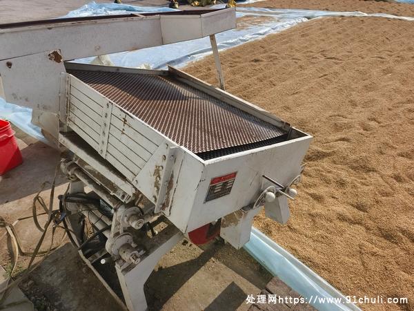 

中型重力谷糙分离机低价每小时1600斤