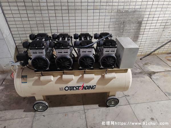

奥突斯空压机 1.5KW*4 560L/min 9成新
