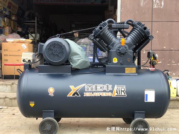 

鑫巨丰7.5kw活塞空压机12.5公斤