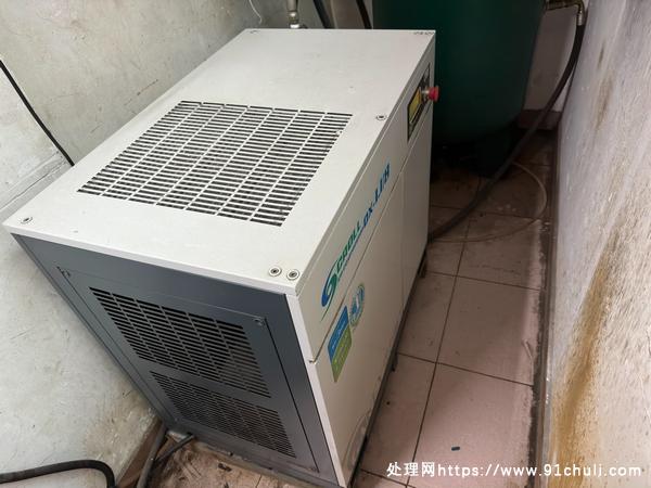 

美的7.5kw涡旋空压机九成新