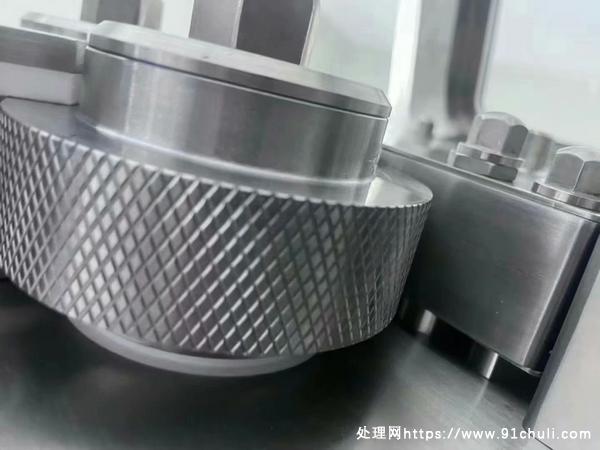 

新龙立LGS120干法制粒机全新未用带冷