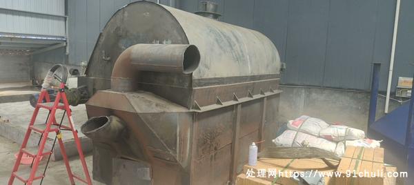 

3吨自动出渣油脂炼油设备价格实惠天达出品