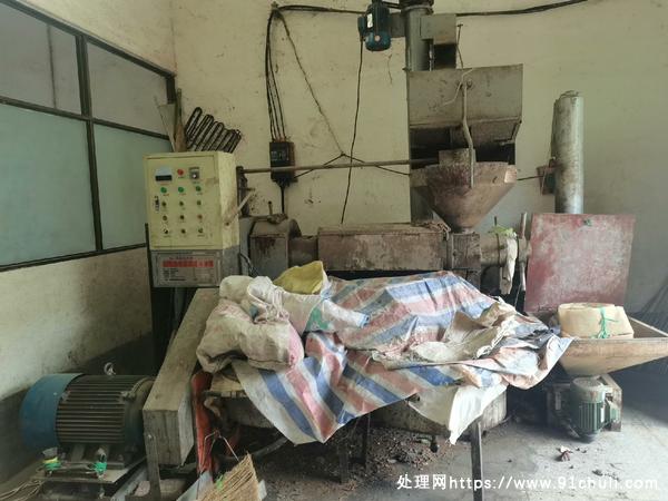 

160型全自动榨油机自动上饼闲置三个月随时看有发票