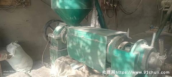 转让个人二手蜀汉150型榨油机