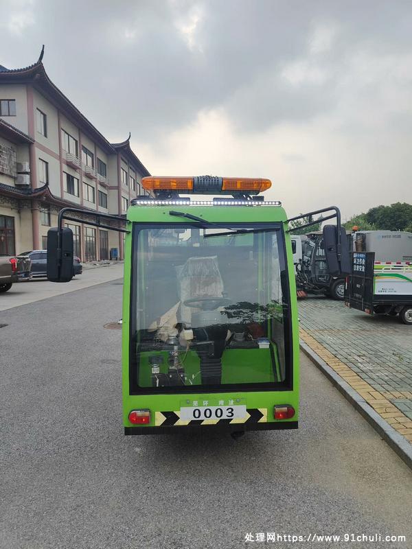 

电动护栏清洗车，进口本田发动机，专业清洗，车况好