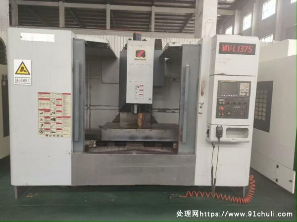 

发那科1375重型数控铣床准新机BT50主轴低价出售