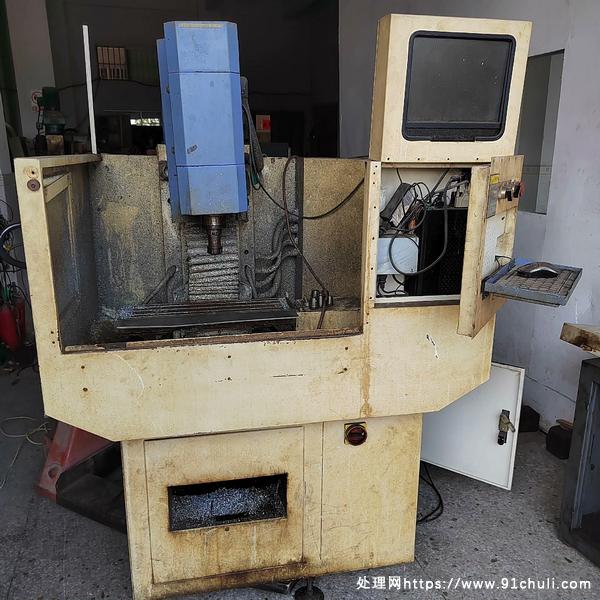 

小型数控铣床NT30废铁价出售
