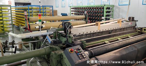

多尼尔220碳纤维织机一台国产剑杆机一台设备材料面谈