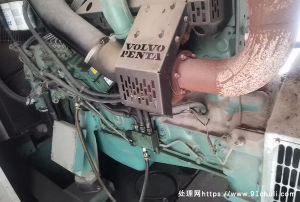

富豪740 200kw发电机组，带油箱