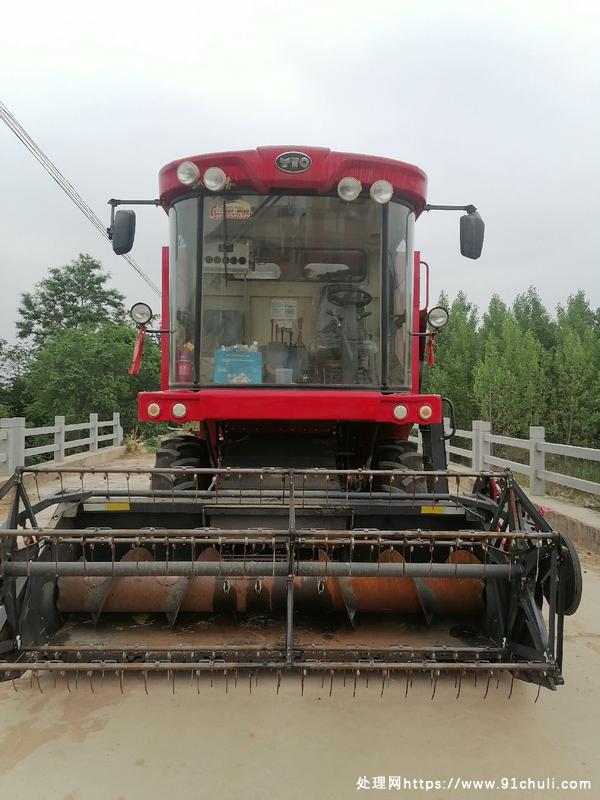 

东方红8B1小麦收割机，8kg/s喂入，九成新，转让