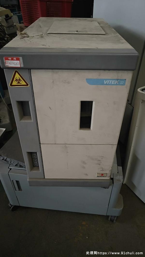 

梅里埃Vitek32分析仪实物图