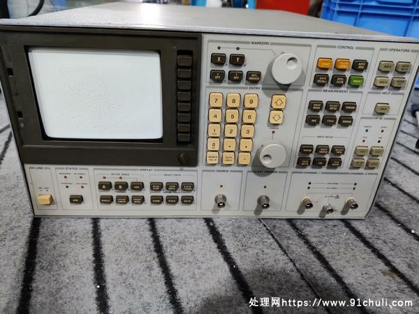 

HP3562A分析仪实拍通电显示