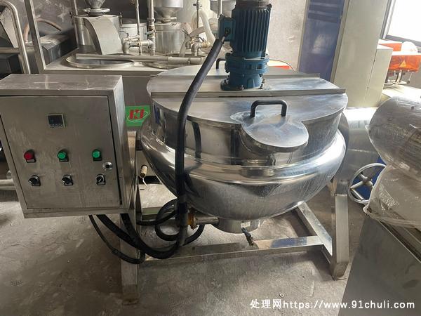 

300升电加热夹层锅带搅拌倾斜9成新