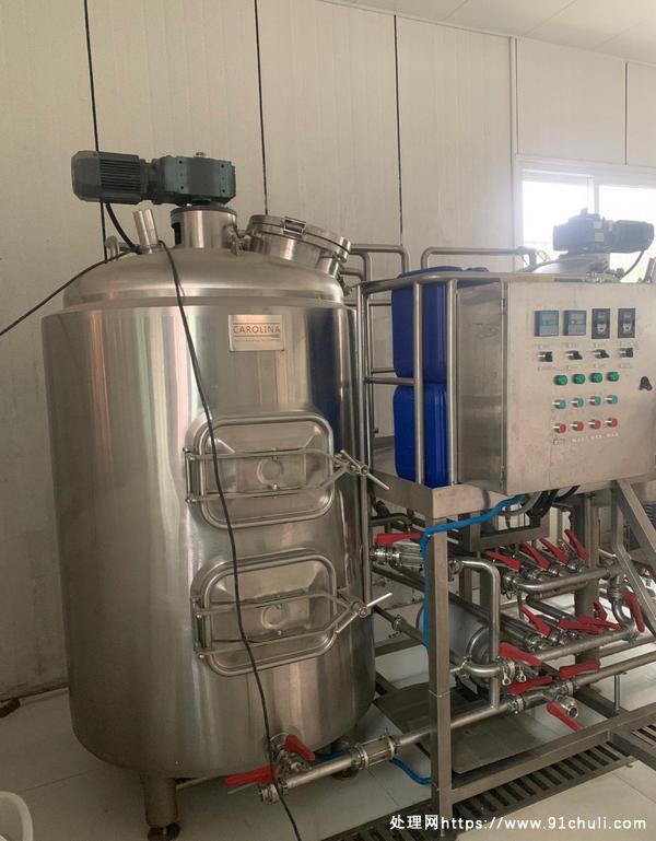 

上海卡罗琳娜酿酒设备转让出口成色好糖化半吨发酵一吨
