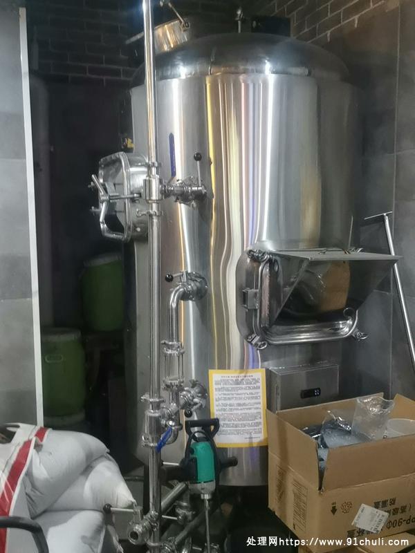 

一拖三9层新自酿啤酒设备