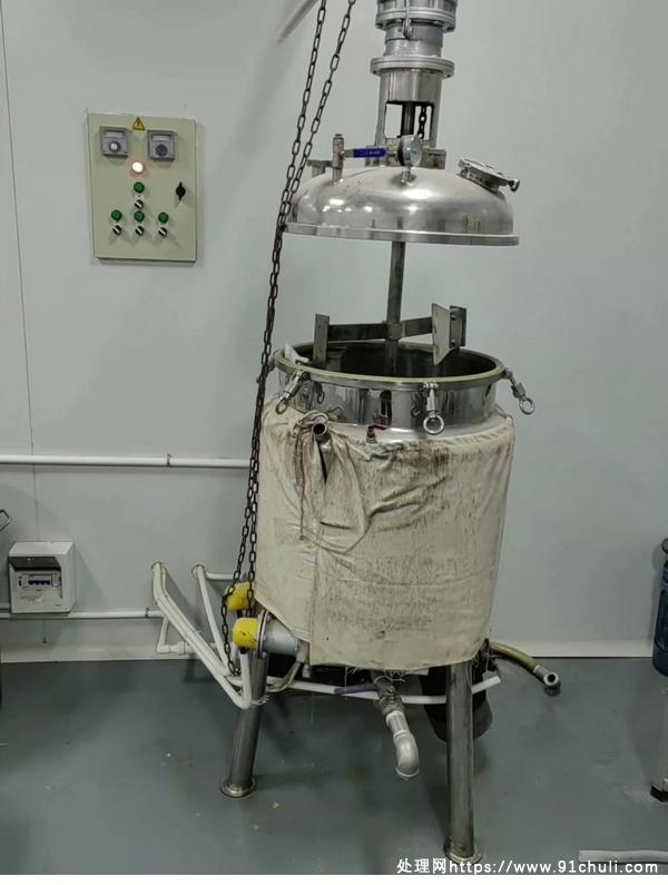 

100升不锈钢乳化罐加大产量替换方案