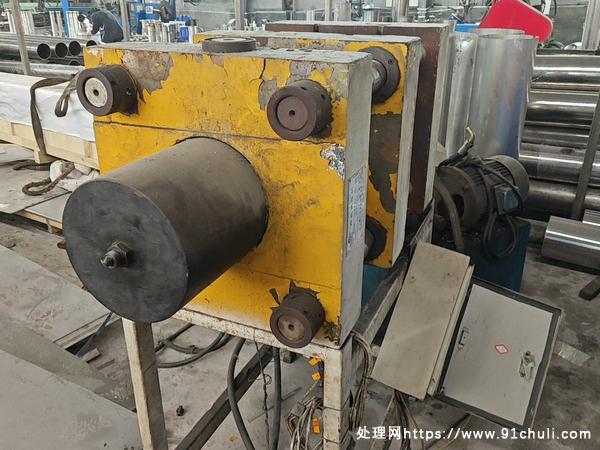 

80吨液压机550×550平台行程250开口300