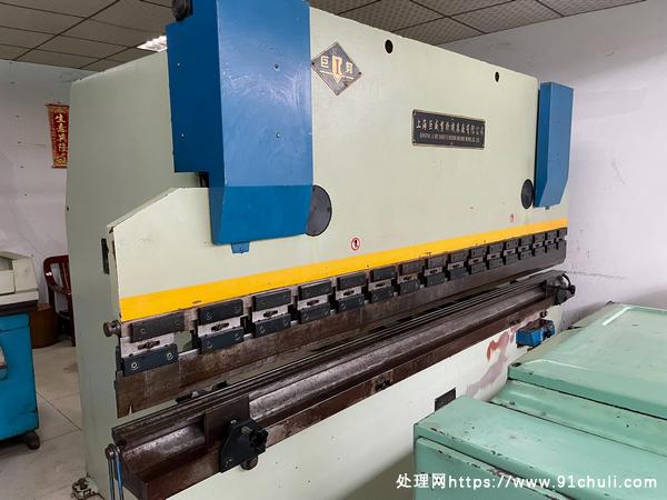 

上海巨威100t3.2米折弯机九成新