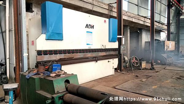 

安徽东海200吨5000简易数控折弯机工厂在位便宜甩卖
