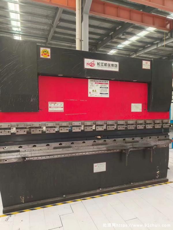 

长江100吨3.2米数控折弯机E300全新磨具