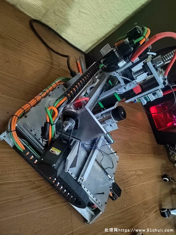 

全闭环四轴联动双系统小型 CNC 刻录机