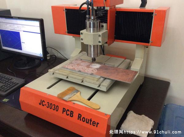 

高效高精度PCB雕刻数控雕刻机