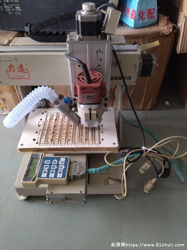 

力远GV2518数控雕刻机正常使用