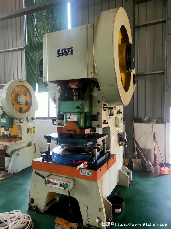 

南京巨力冲床处理160T1台40T3台25T2台9成新