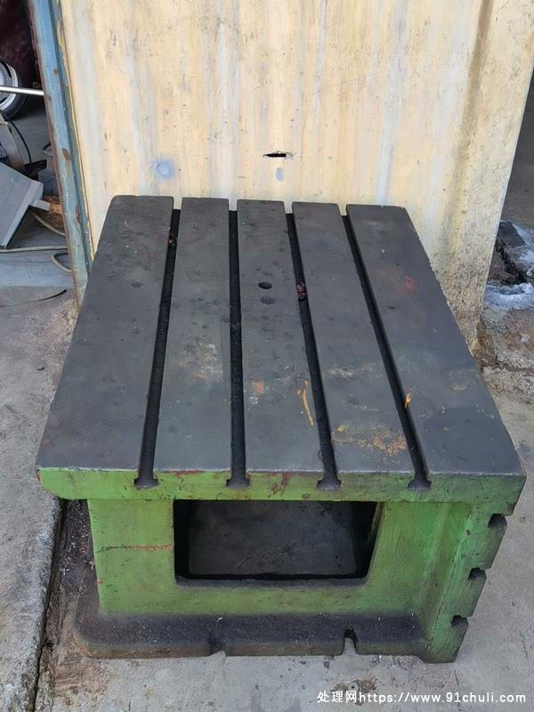 

3080液压摇臂钻床，工作台1000/800/570