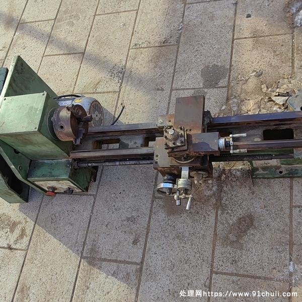

小型车床加工长度500-550无尾座卡盘125mm