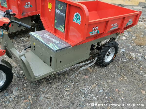 

液压工程车1.5-1.9m机动卸货方便，库存5天！