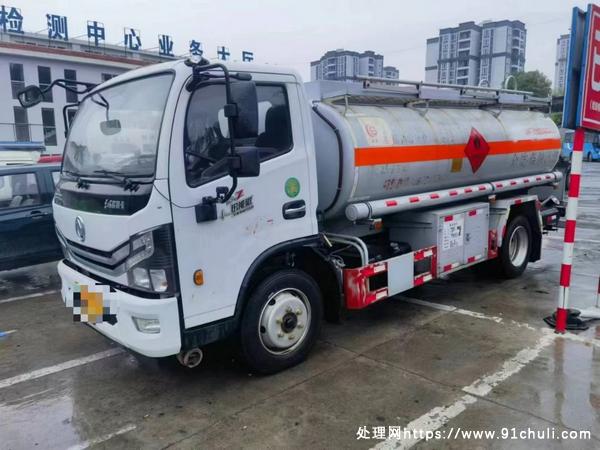 

国六2021东风多利卡6.7吨油罐车，河北低价