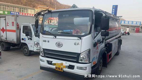 

陕西延安8.72方油罐车，6000公里，年审到2024