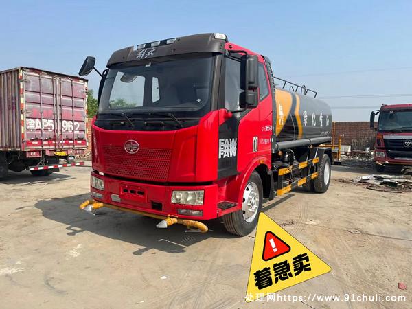 

解放J6 14年12立方洒水车，道依茨160，全新车况！