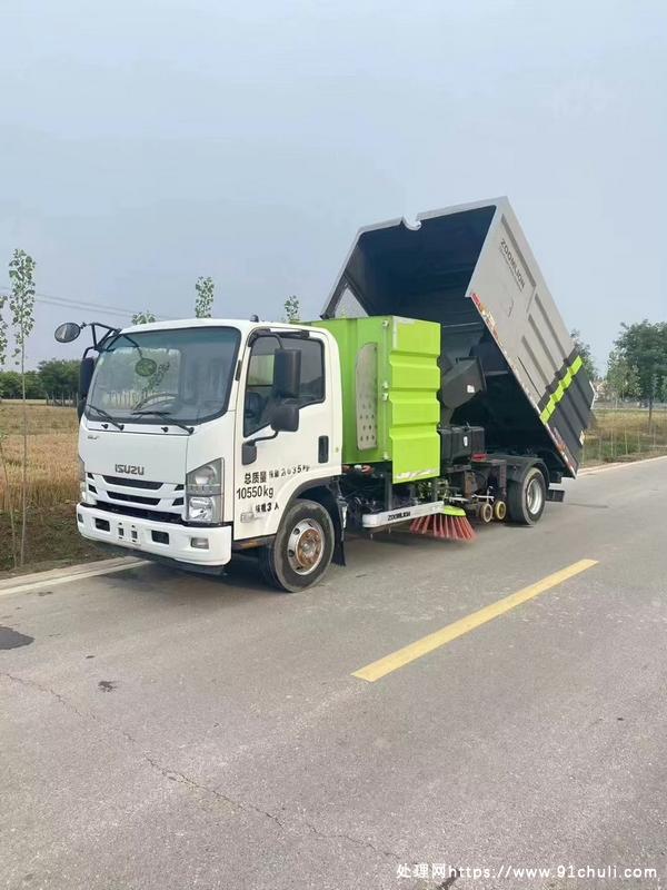 

国六中联5110洗扫车20年5月上牌工作两千小时车况精品