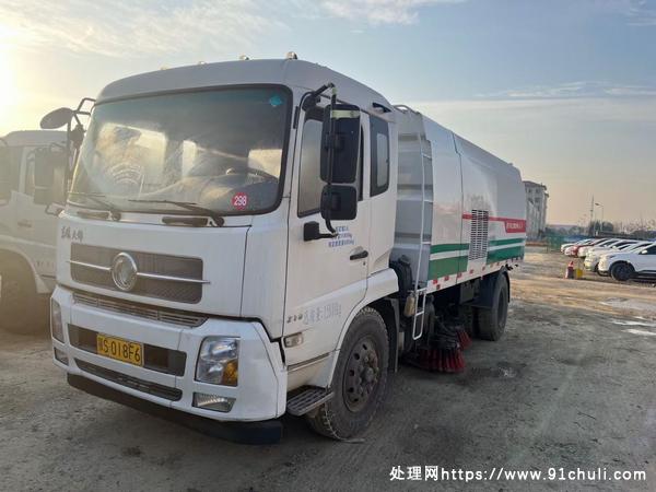 

12方扫路车2017国五康机210马力6档4500轴距