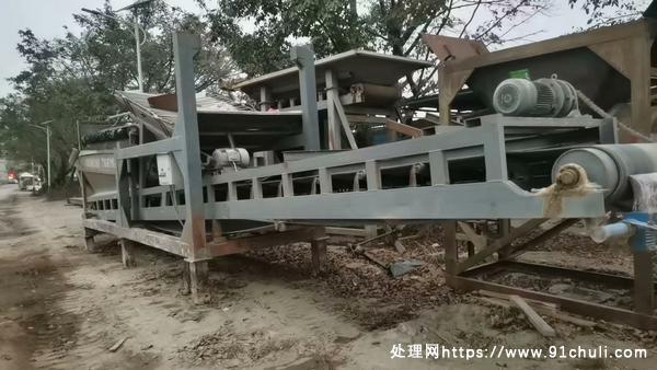 

大型筛沙机14米双层筛笼1米宽输送带4.5米高