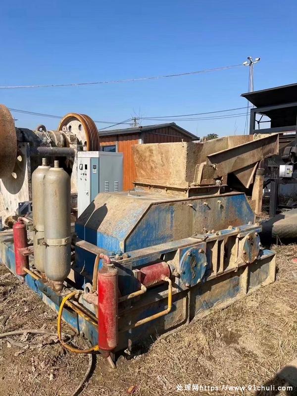 

800-1000液压对辊制沙机，双55KW，配套齐