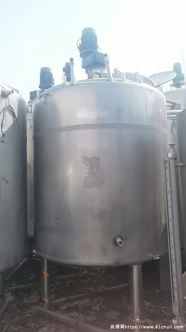 

3吨3000L不锈钢发酵罐蒸汽加热保温搅拌机用料扎实