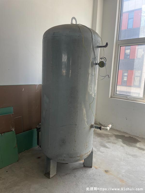 

2吨压力罐带过滤器、开关售价600，尺寸250x200