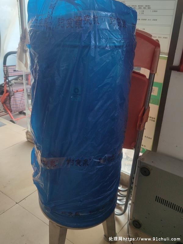 

不锈钢压力罐40cm直径1.1m高带压力开关