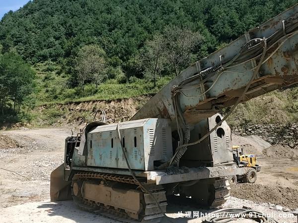 

忠良120扒渣机28度坡轻松应对设备正常瑕疵右侧罩变形