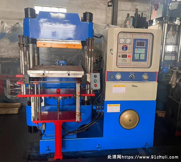 

200吨单头平板硫化机560X560整机换油封调试正常