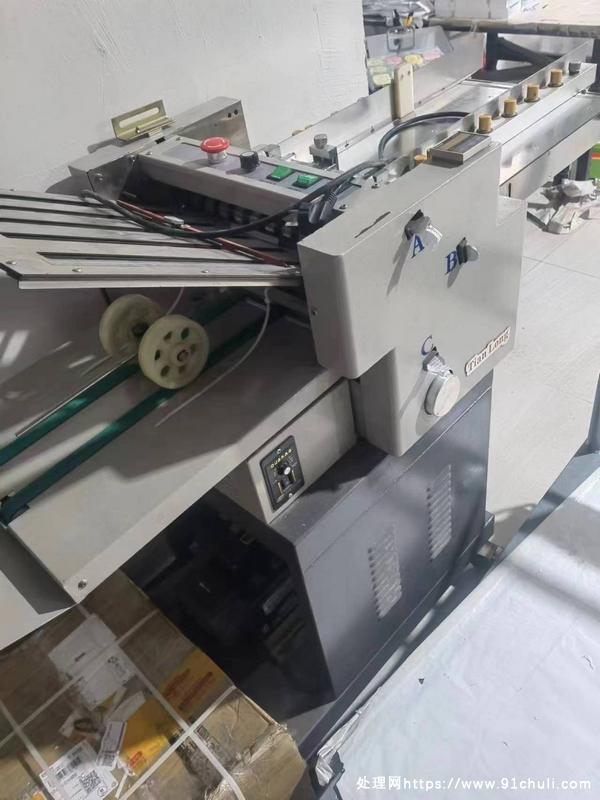 

天隆382八开两梳折页机政府用全新质保