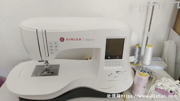 

胜家SE300全新未拆封带配件