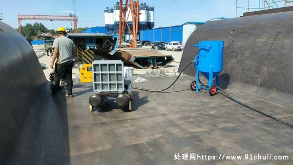 

移动式喷砂设备22kw空压机600型喷砂18米出租出售